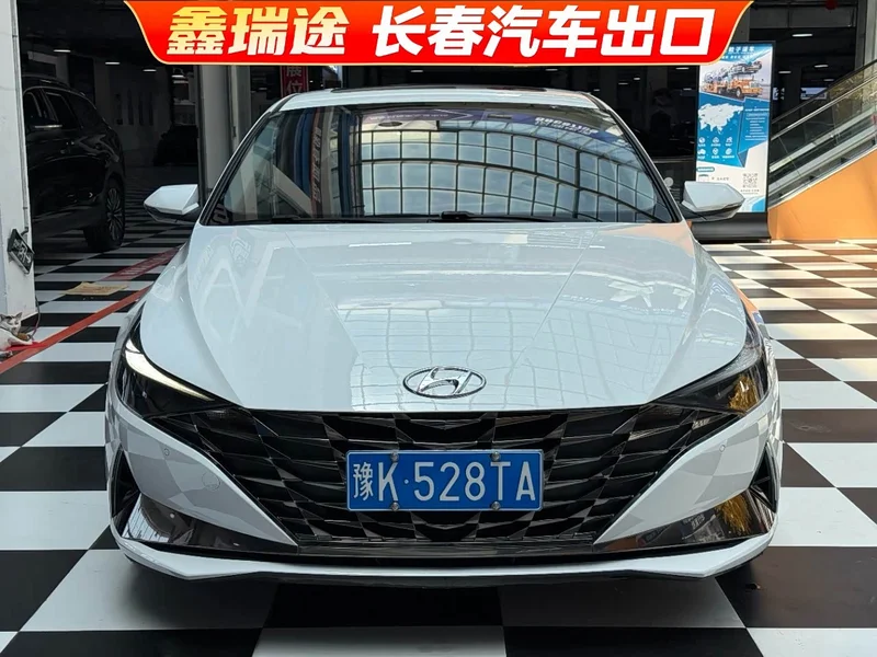 Hyundai Elantra — фото 2