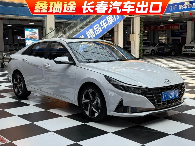 Hyundai Elantra — фото 3
