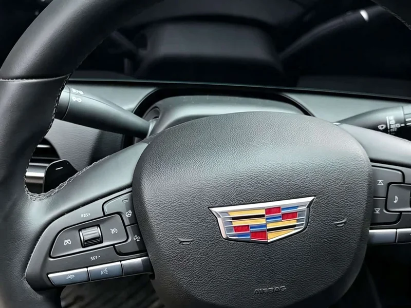 Cadillac CT5 — фото 11