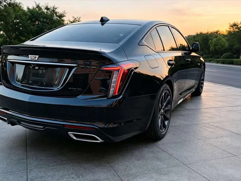 Cadillac CT5 — фото 4