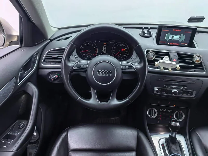 Audi Q3 — фото 12