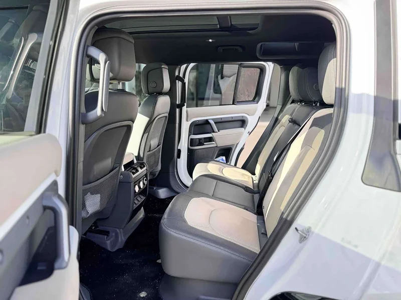 Land Rover Defender — фото 15