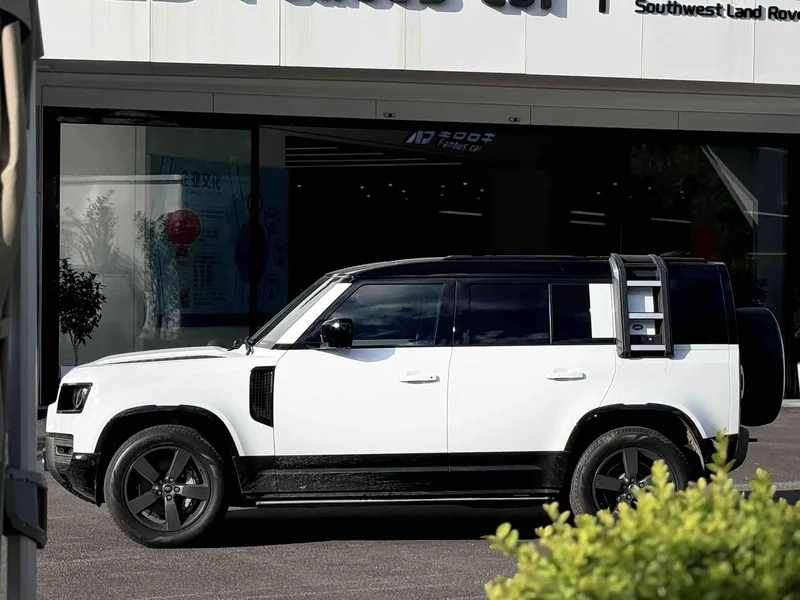Land Rover Defender — фото 10