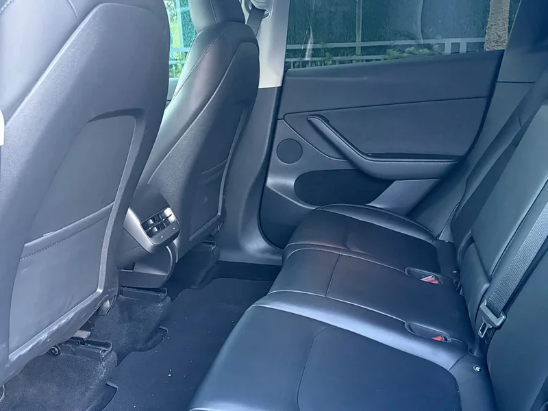 Tesla Model Y — фото 13