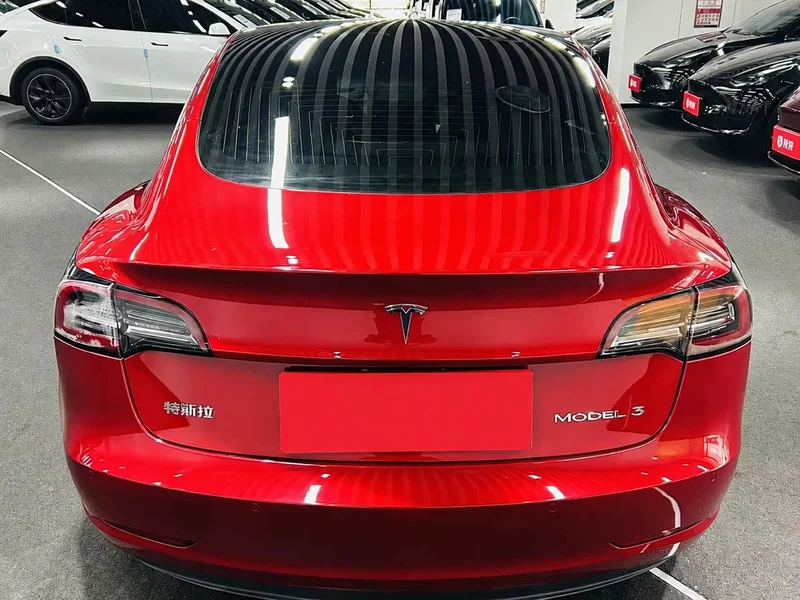 Tesla Model 3 — фото 5