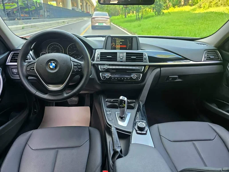 BMW 3-Series — фото 12