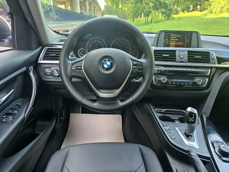 BMW 3-Series — фото 13