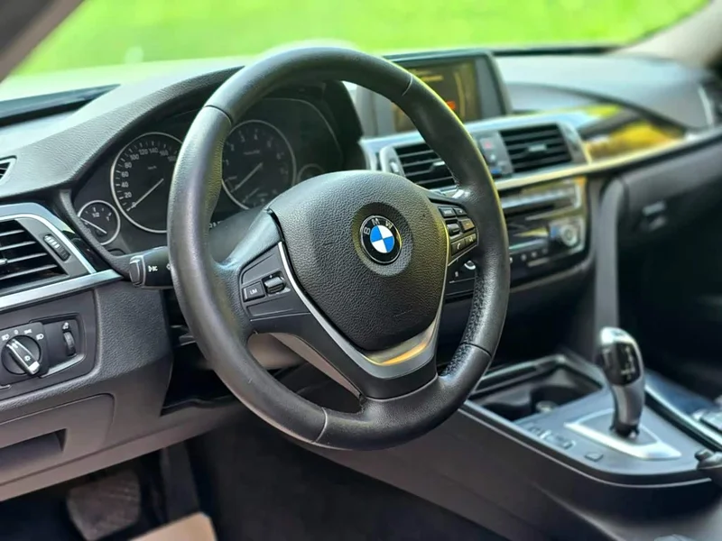 BMW 3-Series — фото 14