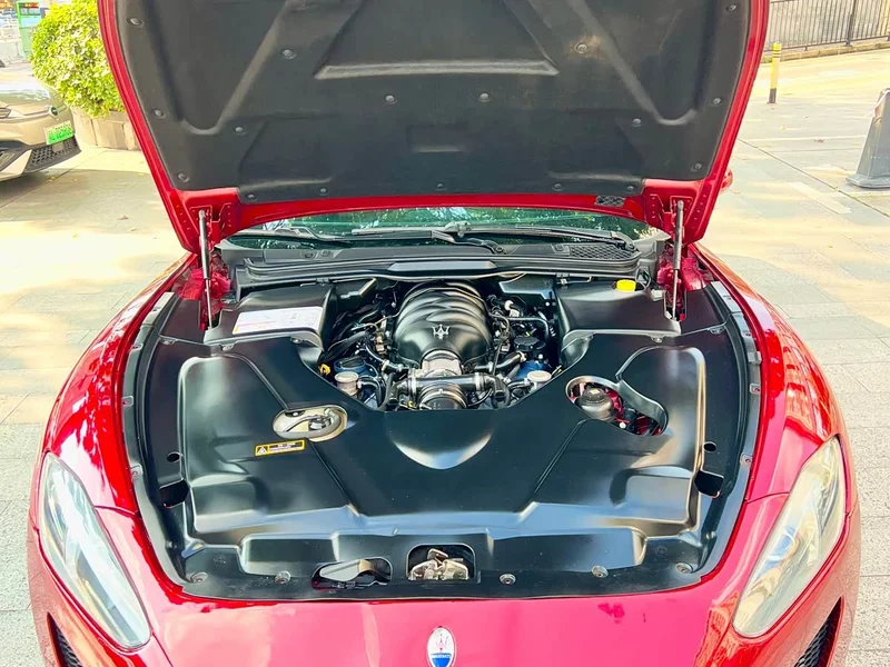 Maserati GranTurismo — фото 11