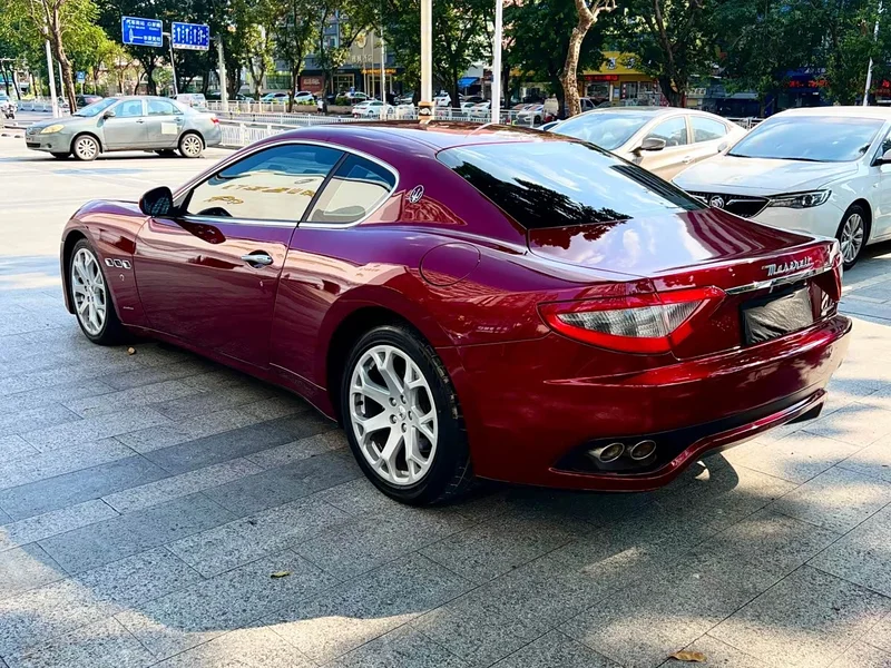 Maserati GranTurismo — фото 9