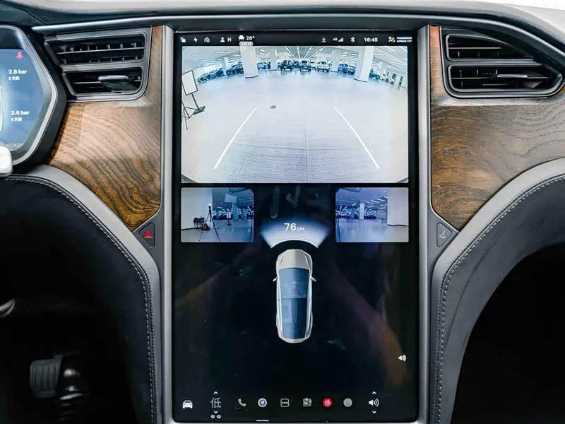 Tesla Model X — фото 11
