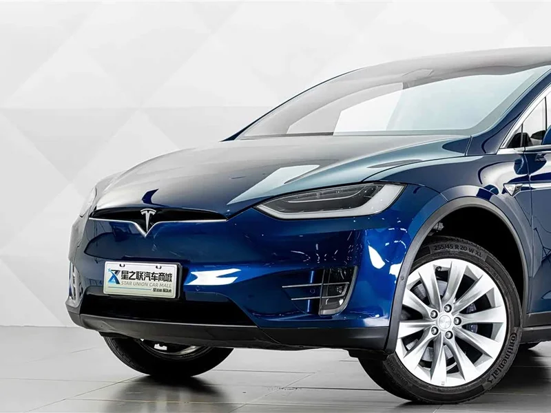Tesla Model X — фото 3