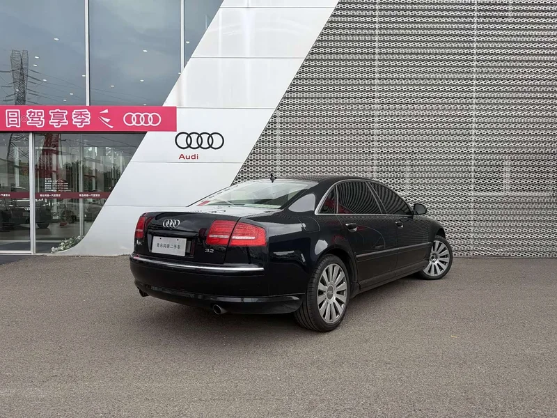 Audi A8 — фото 4