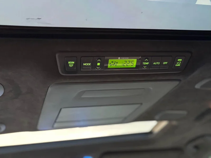 Toyota Alphard — фото 14