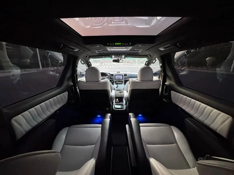 Toyota Alphard — фото 17