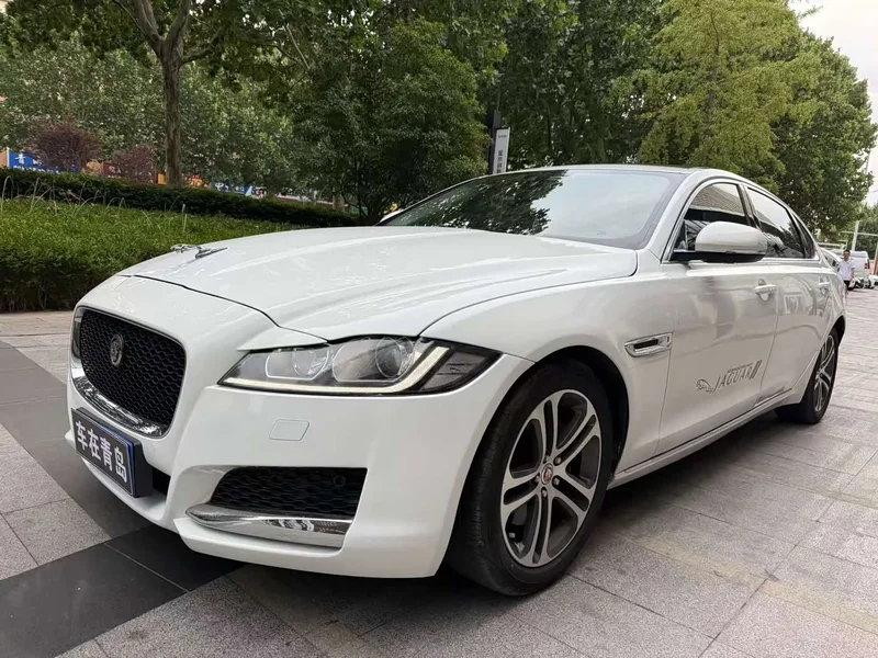Jaguar XFL — фото 1