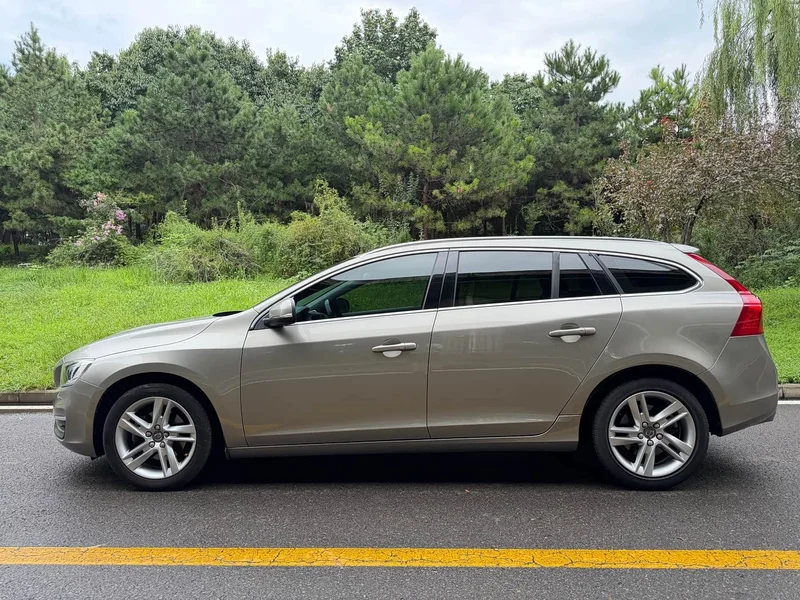 Volvo V60 — фото 3