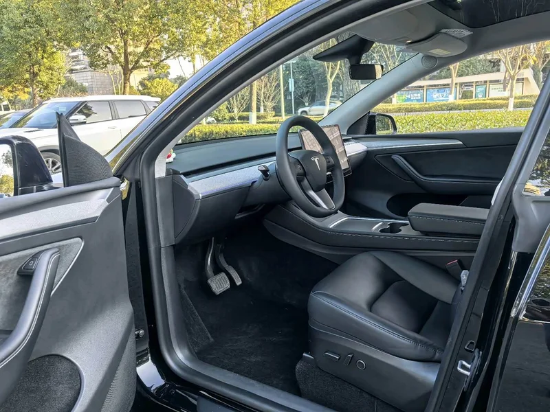 Tesla Model Y — фото 4