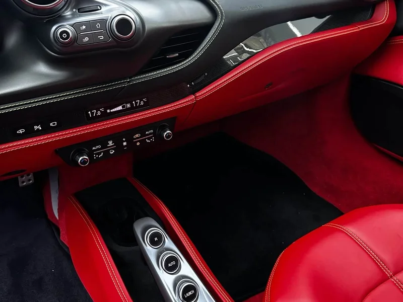 Ferrari F8 — фото 20
