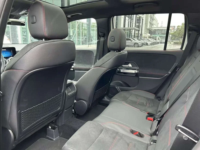 Mercedes-Benz GLB AMG — фото 12