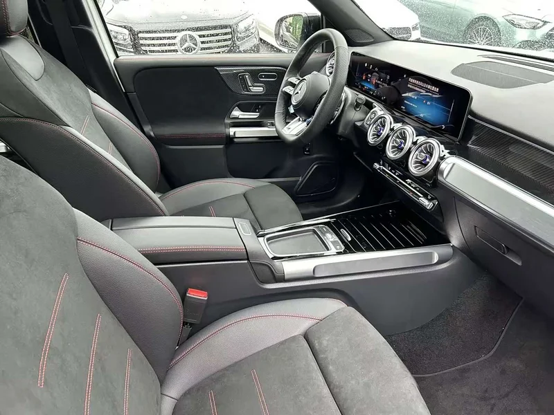 Mercedes-Benz GLB AMG — фото 14