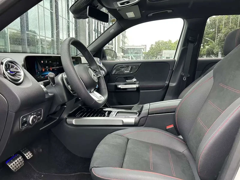 Mercedes-Benz GLB AMG — фото 10