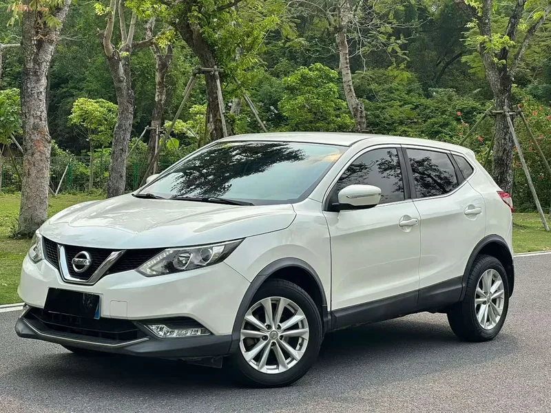 Nissan Qashqai — фото 1