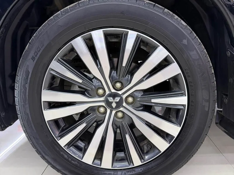 Mitsubishi Outlander — фото 10