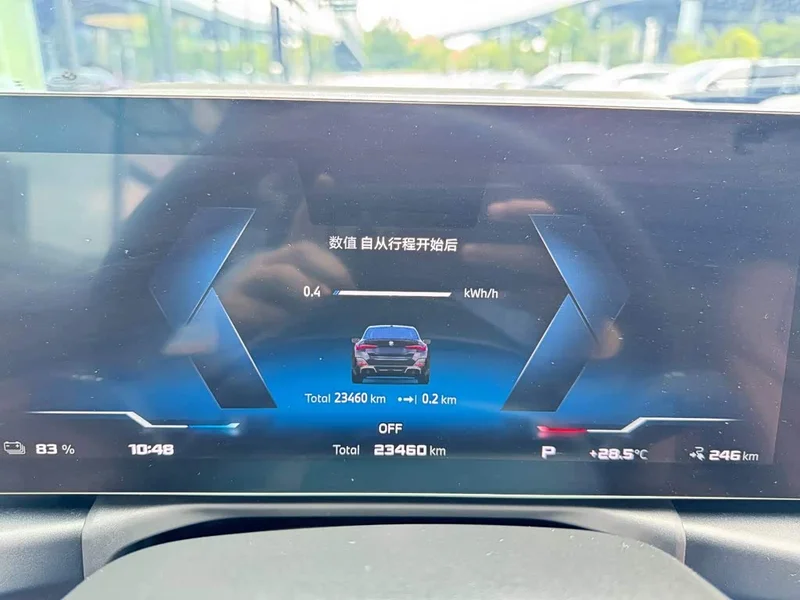 BMW i4 — фото 13