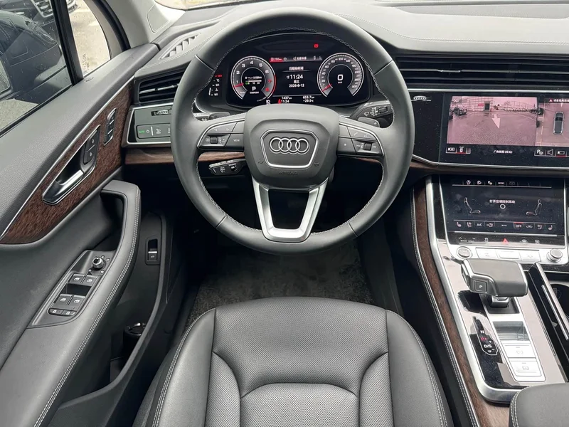Audi Q7 — фото 11