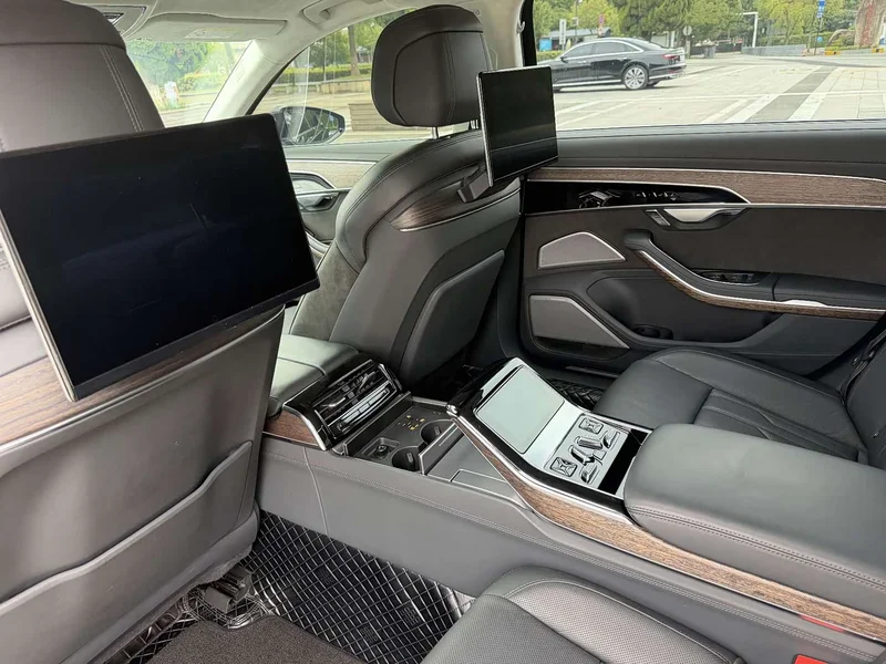 Audi A8 — фото 11