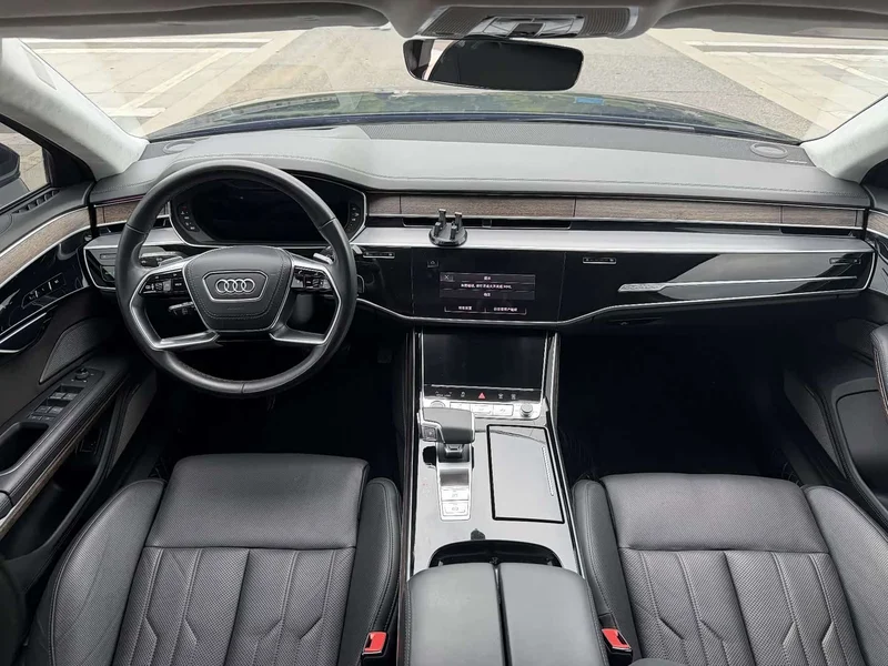 Audi A8 — фото 12