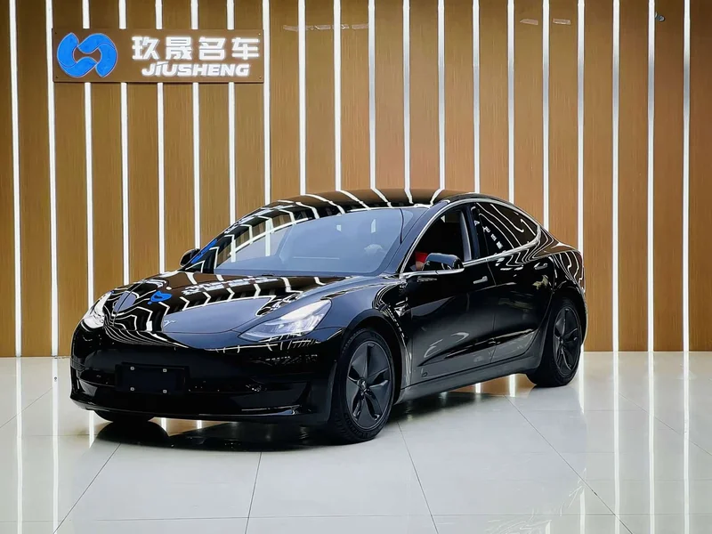 Tesla Model 3 — фото 1
