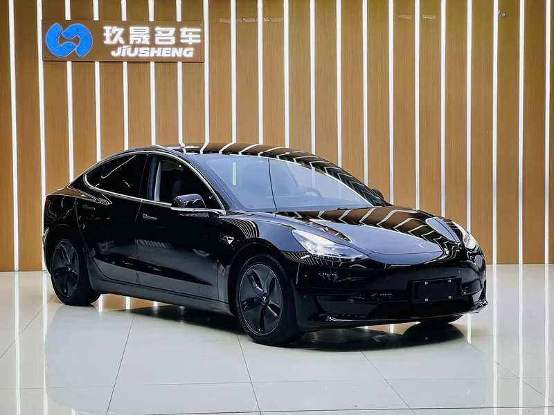Tesla Model 3 — фото 3