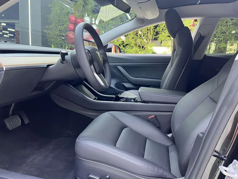 Tesla Model 3 — фото 7