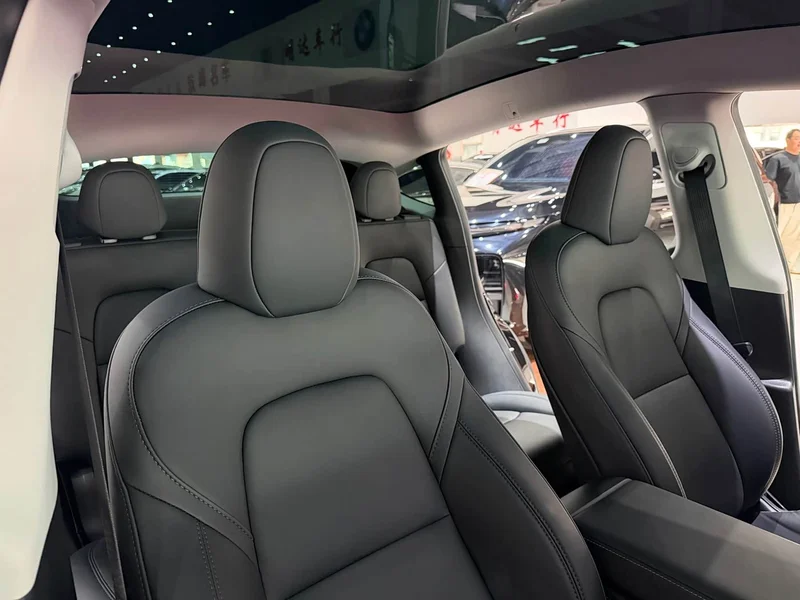 Tesla Model Y — фото 11