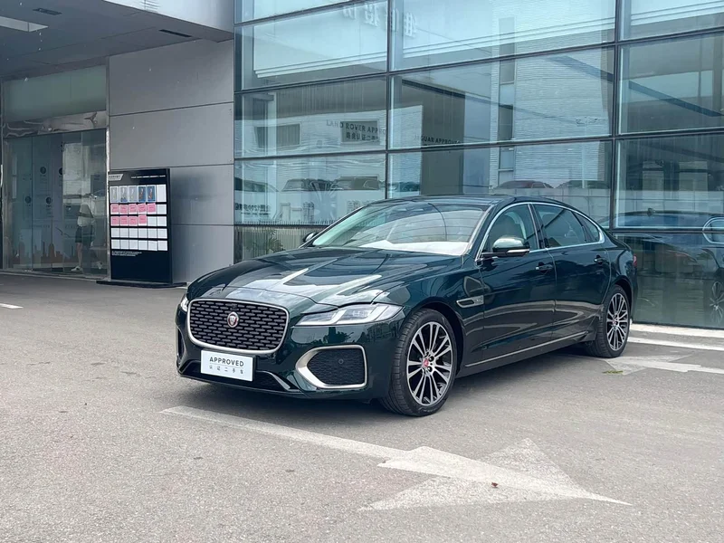 Jaguar XFL — фото 1