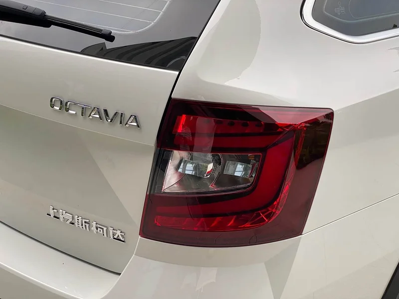 Volkswagen Octavia — фото 15
