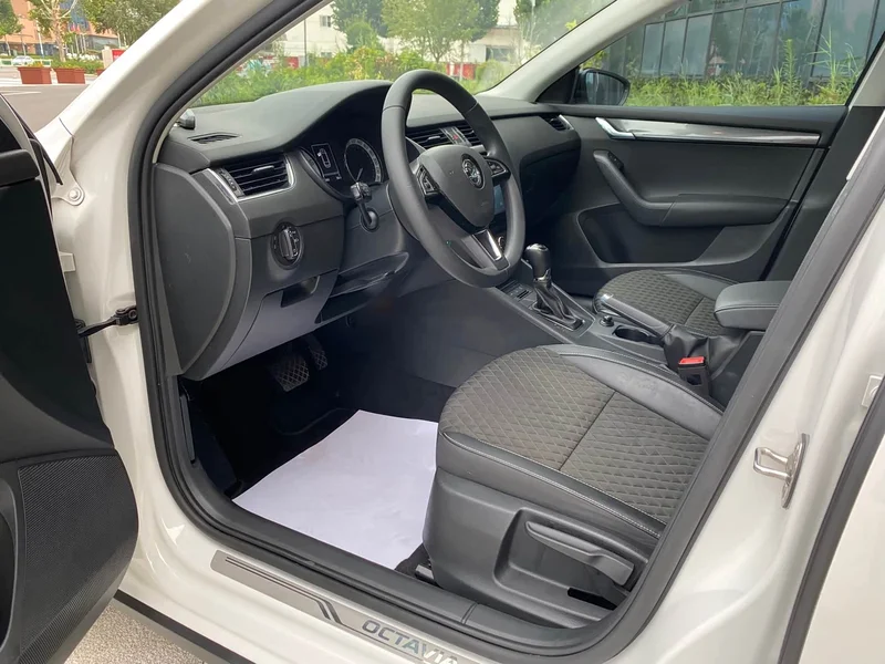 Volkswagen Octavia — фото 4
