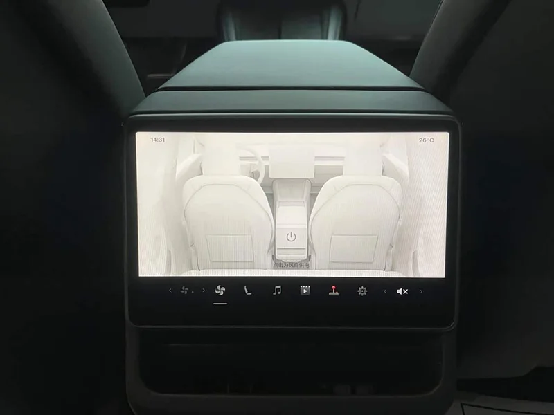 Tesla Model 3 — фото 13