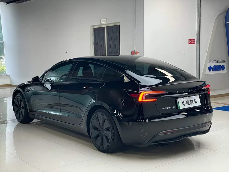 Tesla Model 3 — фото 24