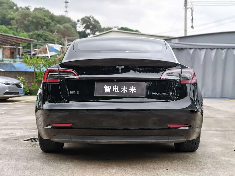 Tesla Model 3 — фото 14