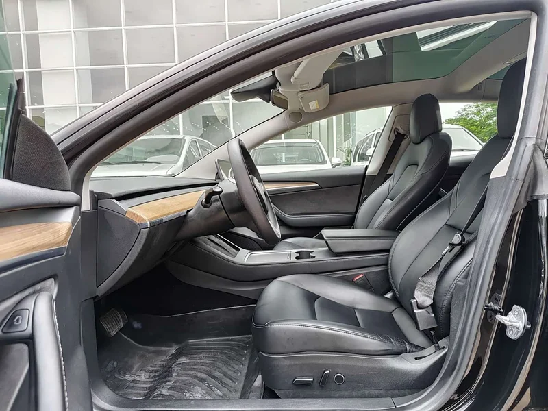 Tesla Model 3 — фото 9