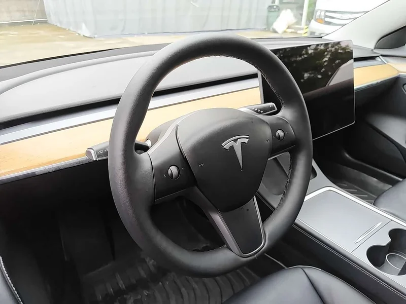 Tesla Model 3 — фото 10