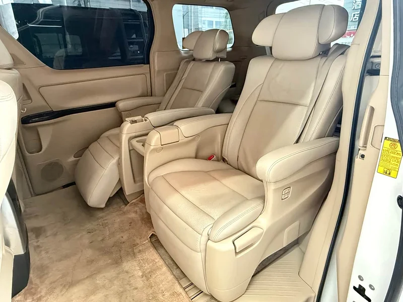 Toyota Alphard — фото 7