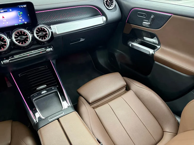 Mercedes-Benz EQB — фото 11