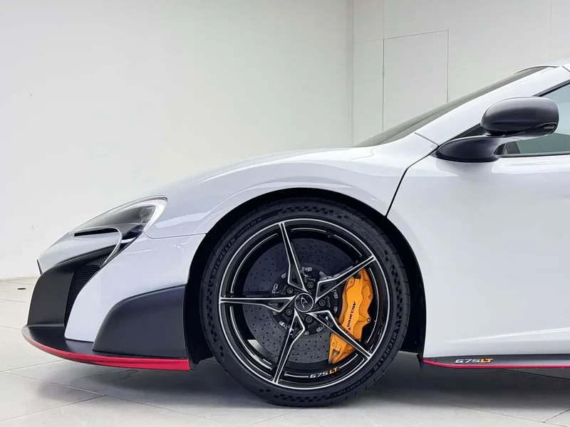 McLaren 675LT — фото 15
