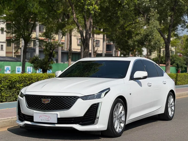 Cadillac CT5 — фото 1