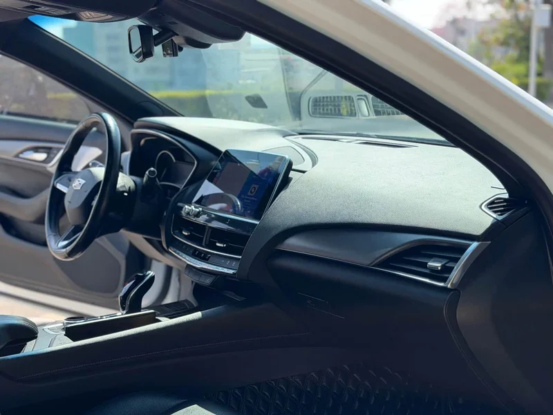 Cadillac CT5 — фото 15