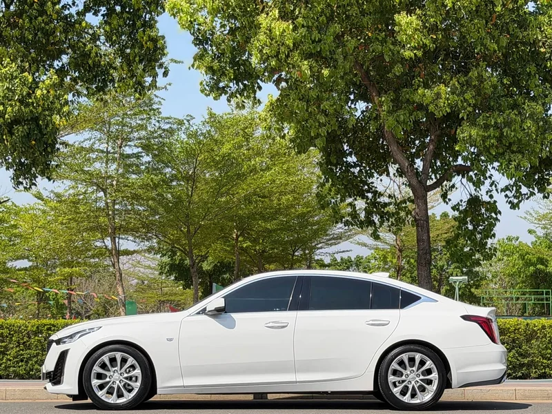 Cadillac CT5 — фото 9